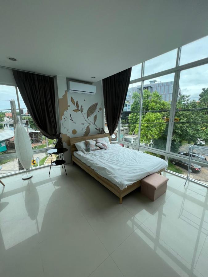 The Chu Cafe / Guesthouse Nai Harn Exterior photo